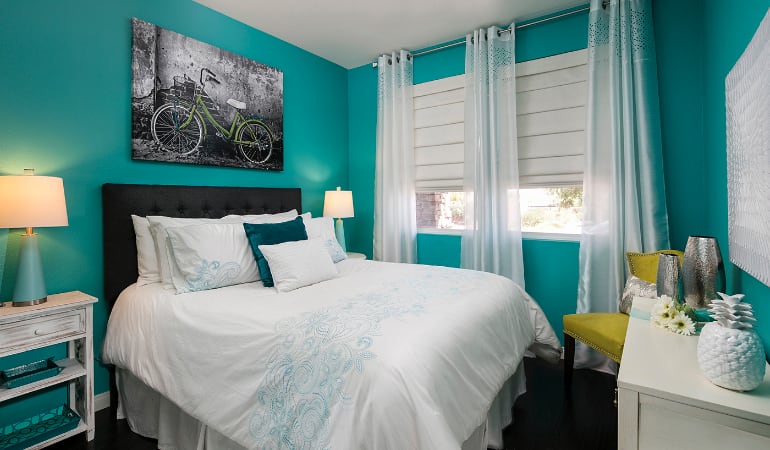 Roman shades in a Chicago bedroom